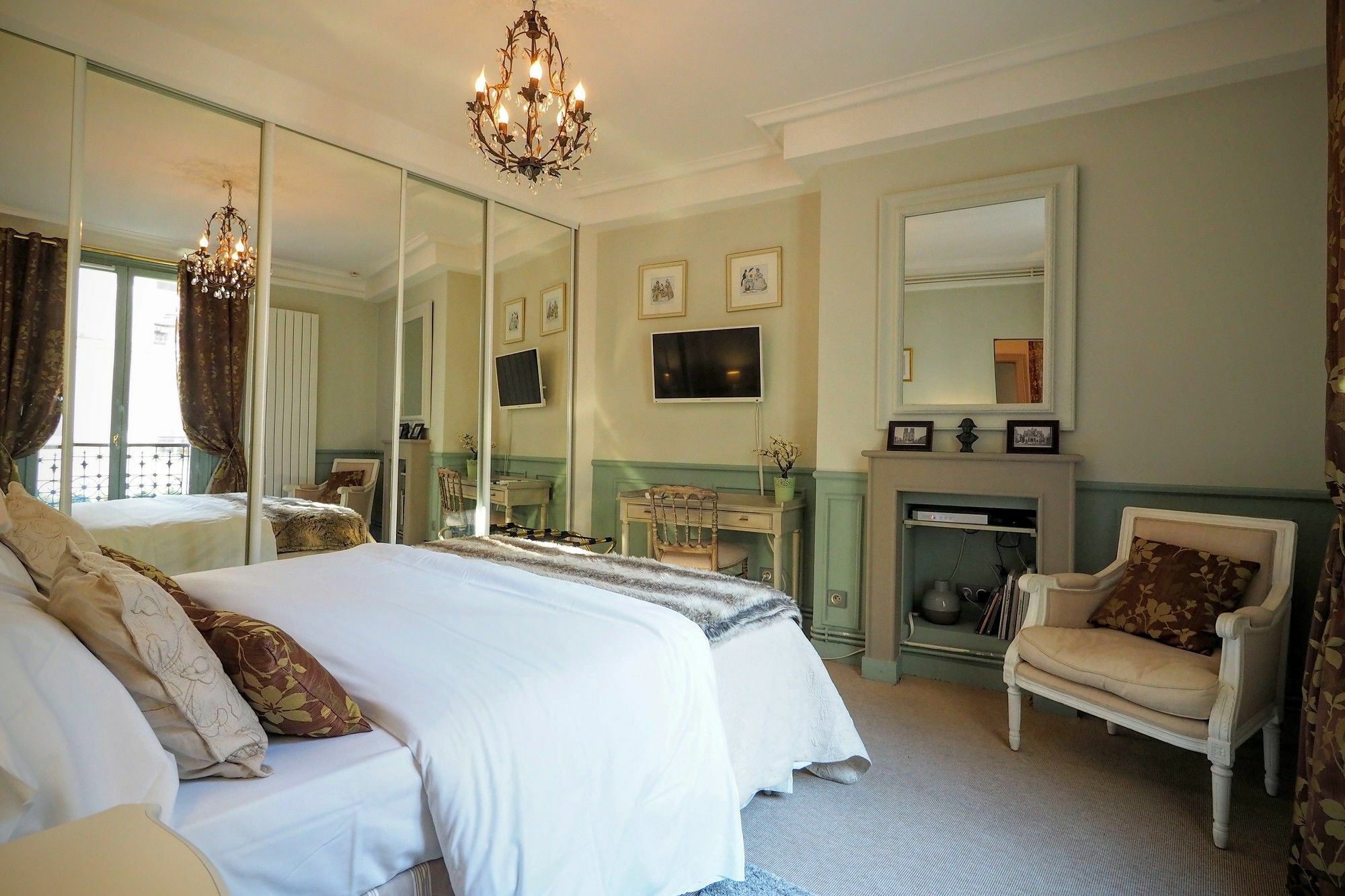Chambre D Hote : Louvre Elegant Apt Suite Paris Exterior foto